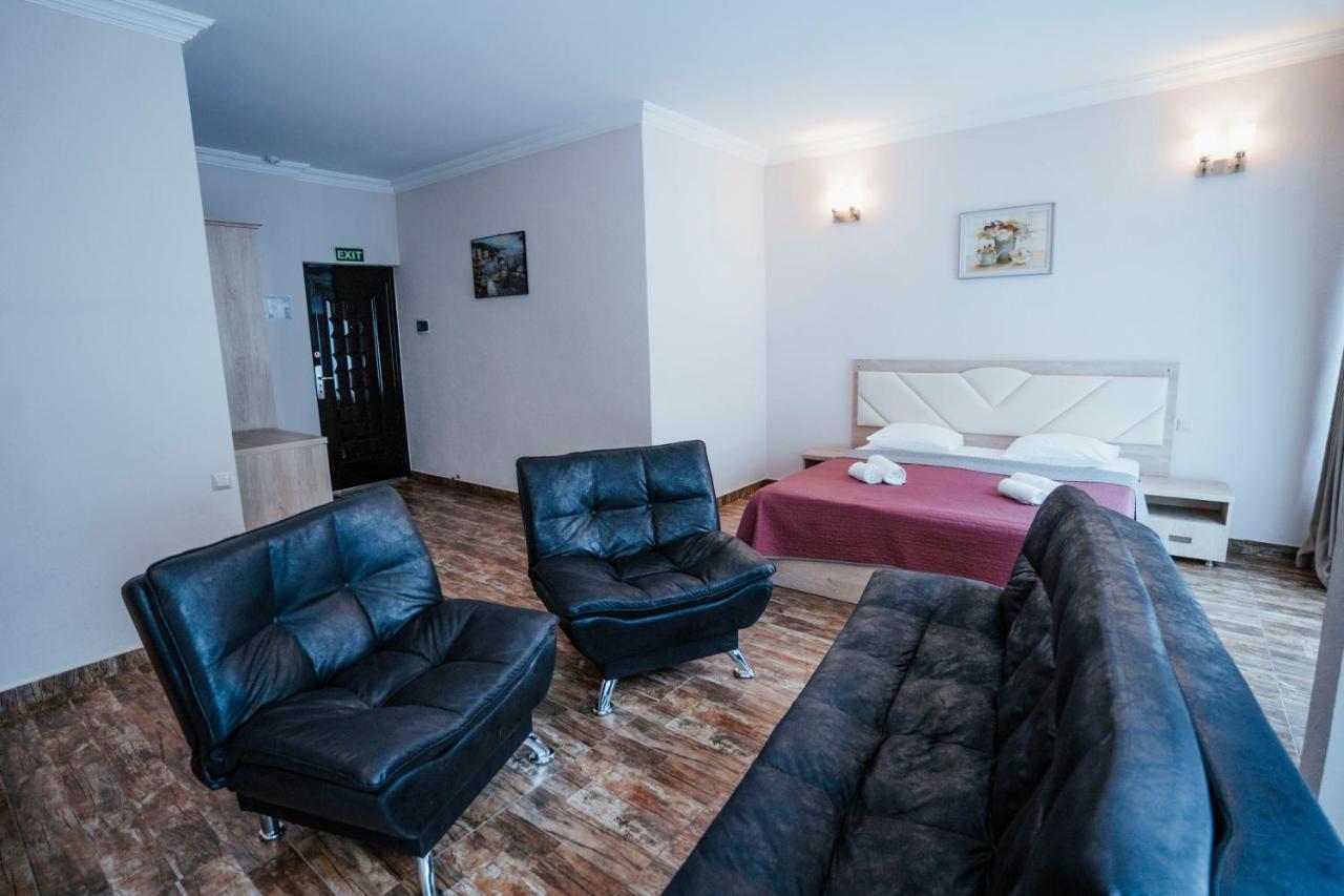 Hotel General バトゥーミ エクステリア 写真