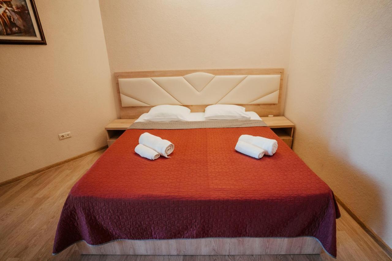 Hotel General バトゥーミ エクステリア 写真
